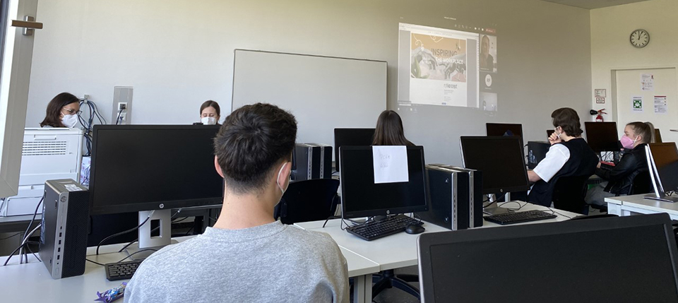 „BÜROS DIE MEHR KÖNNEN ALS NUR ARBEITSPLATZ ZU SEIN“