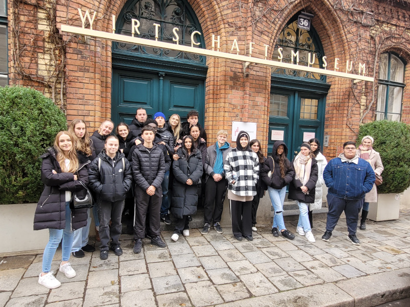 1 B IM COCO LAB IN WIEN