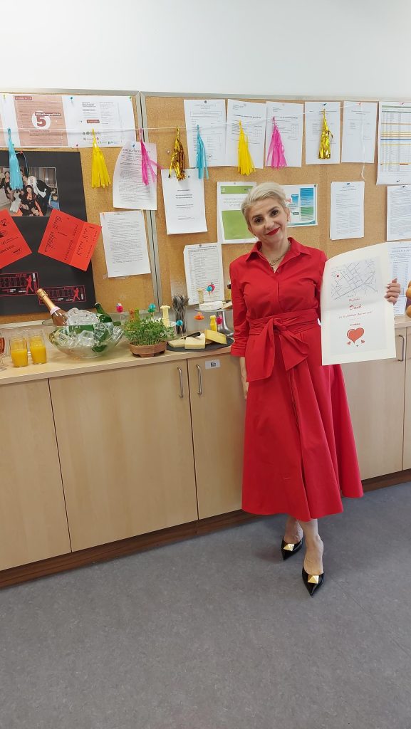 VIEL GLÜCK AN DER NEUEN SCHULE