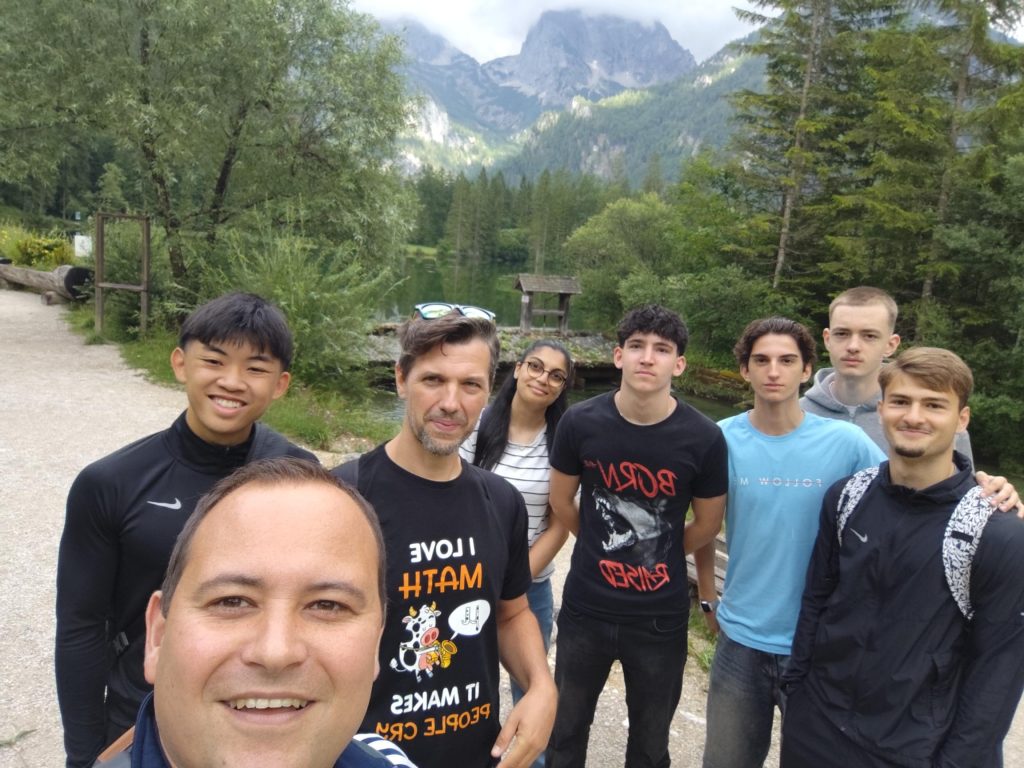 4B – PER PEDES UND IM GO-CART